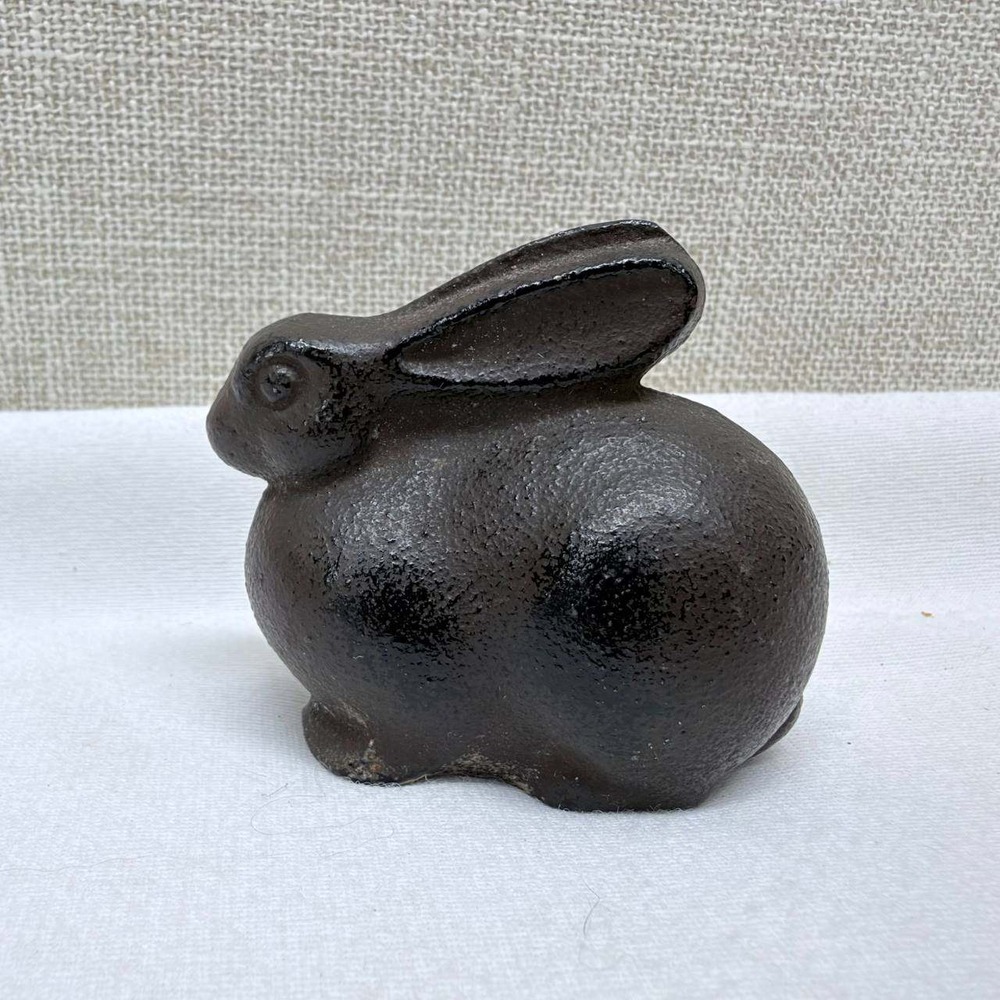 Vintage Japanese Cast Iron Rabbit Figurine Nambu Tekki Bunny Paperweight Japan